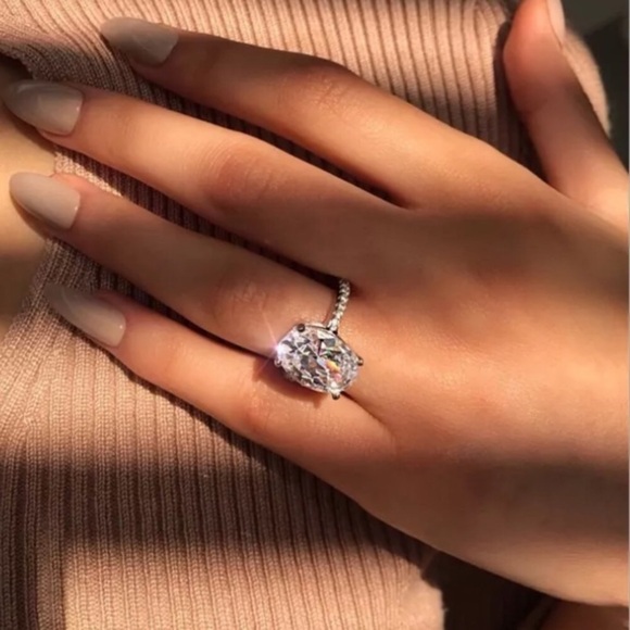 **18K Oval Cut White Sapphire Sterling Silver Ring - Picture 5 of 5